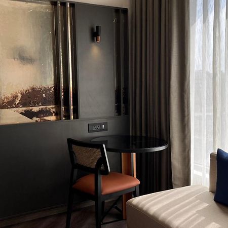 Ramada Encore By Wyndham Indore Nipania Exterior foto